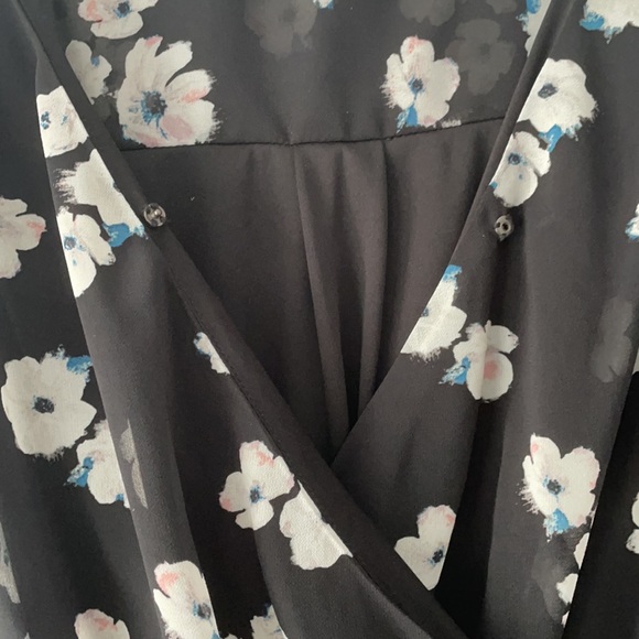 🎀 2/$30 Reitmans: Floral flowy dress - Picture 3 of 5